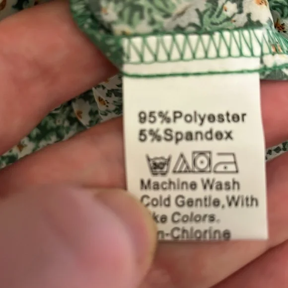 NWOT Green Floral Mini Dress With White Buttons. Size 8/10 - Picture 6 of 15